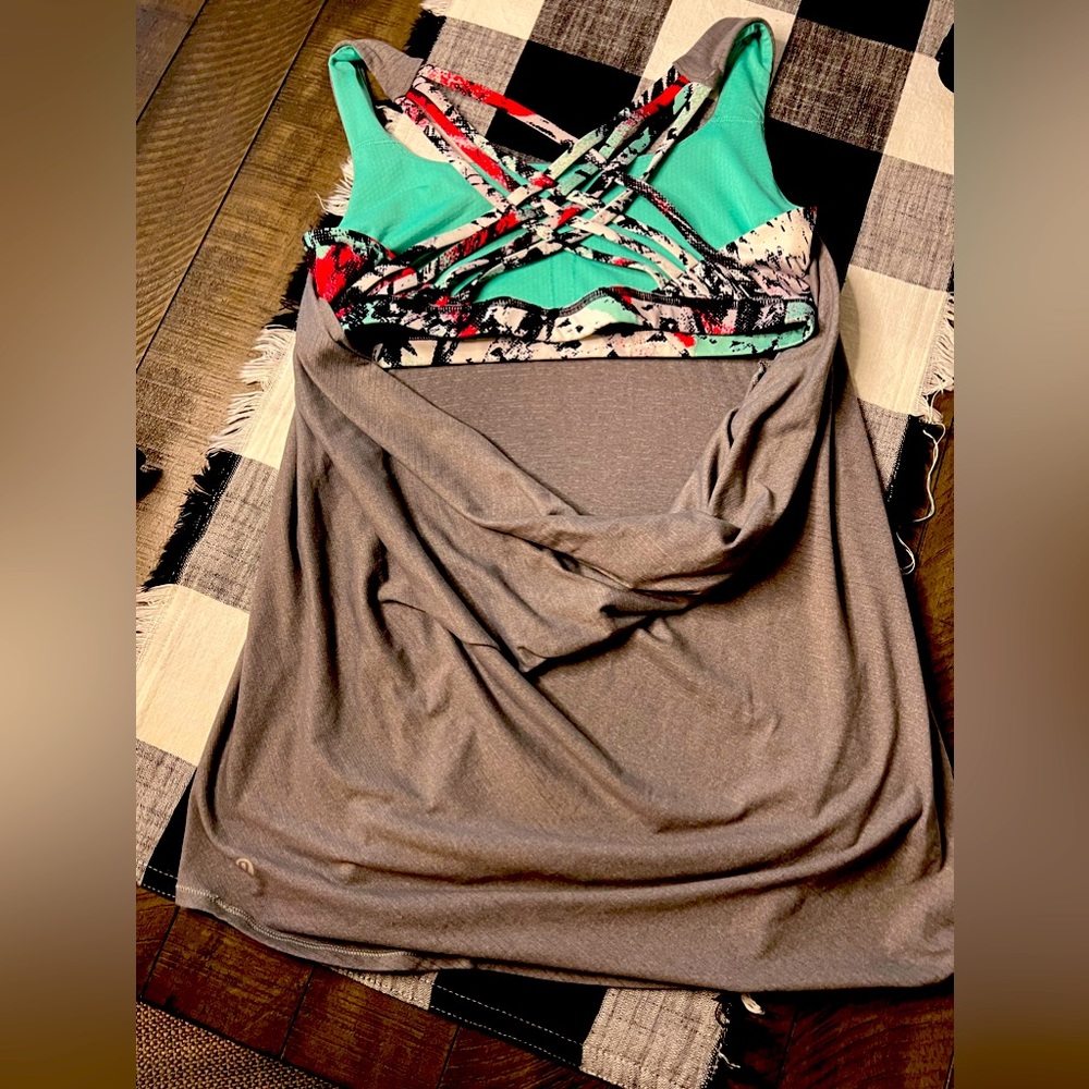 Lululemon top with built in bra